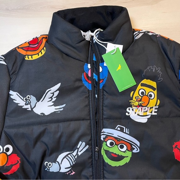 💙 NWT Staple Pigeon Sesame Street Crew puffer Jacket Unisex - Picture 3 of 12